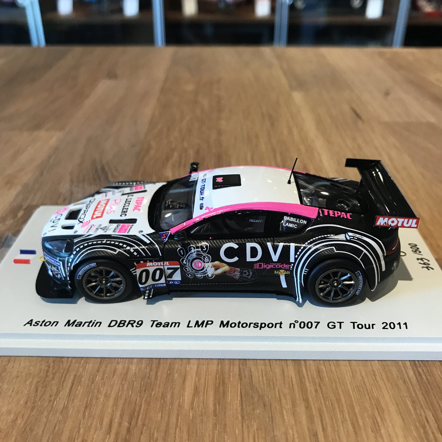 Spark 1:43 Aston Martin DBR9 Team LMP Motorsport #007 P.Lamic/F.Gabillon - GT Tour 2011 SF026