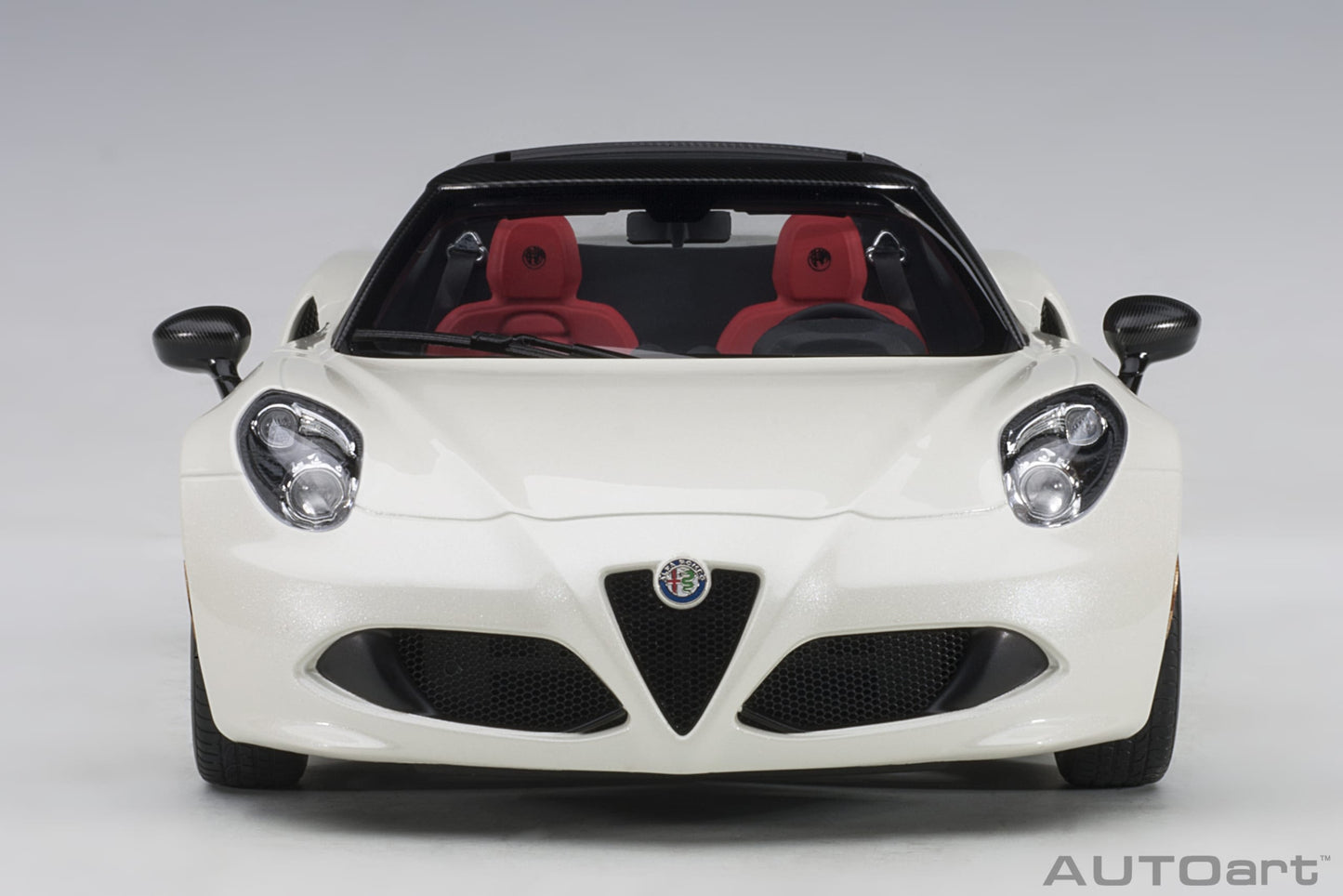 AUTOart 1:18 Alfa Romeo 4C Spider White 70141