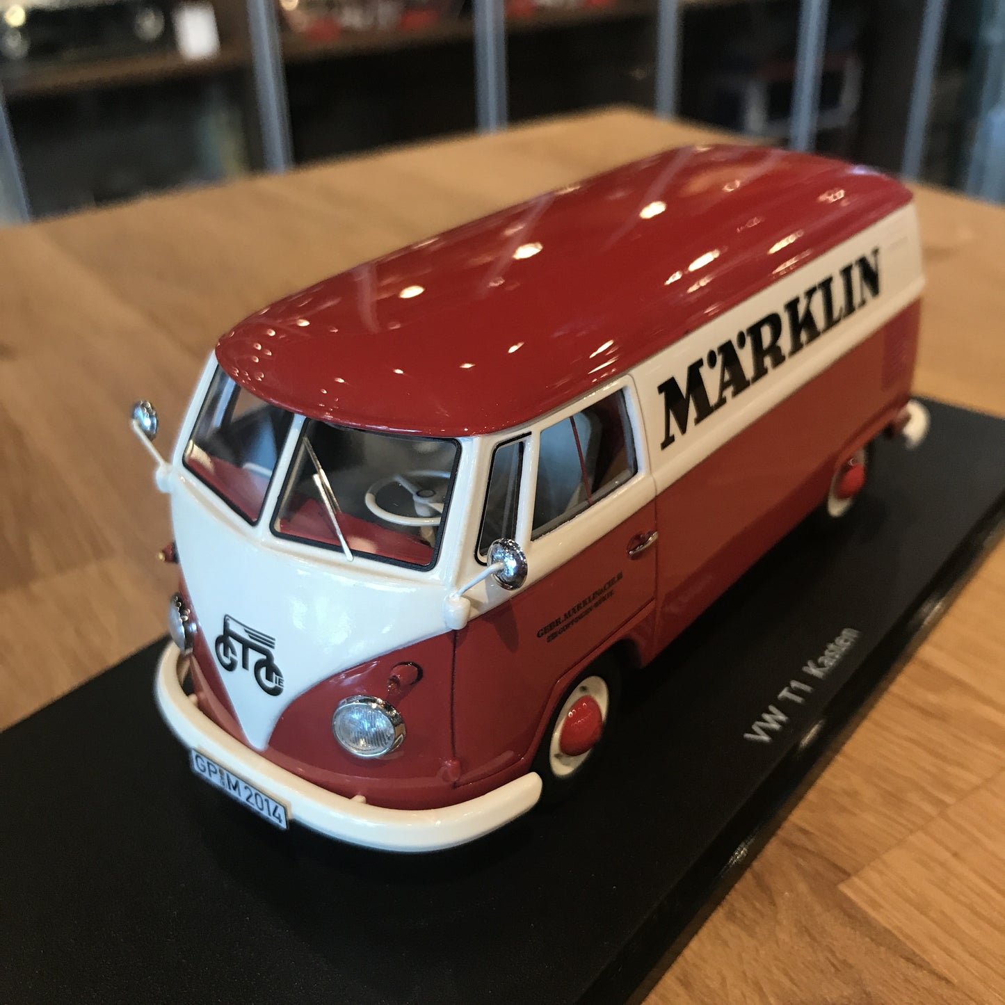 Schuco 1:32 Volkswagen T1 Box Van Märklin Red 450892600