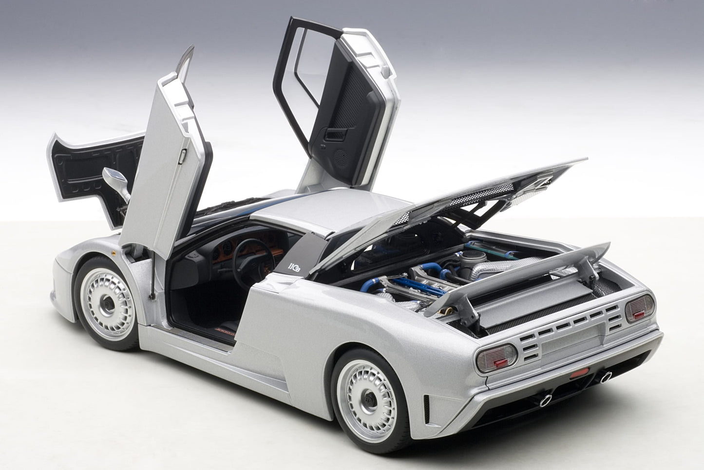 AUTOart 1:18 Bugatti EB110 GT (Grigio Metallizzato) 70979