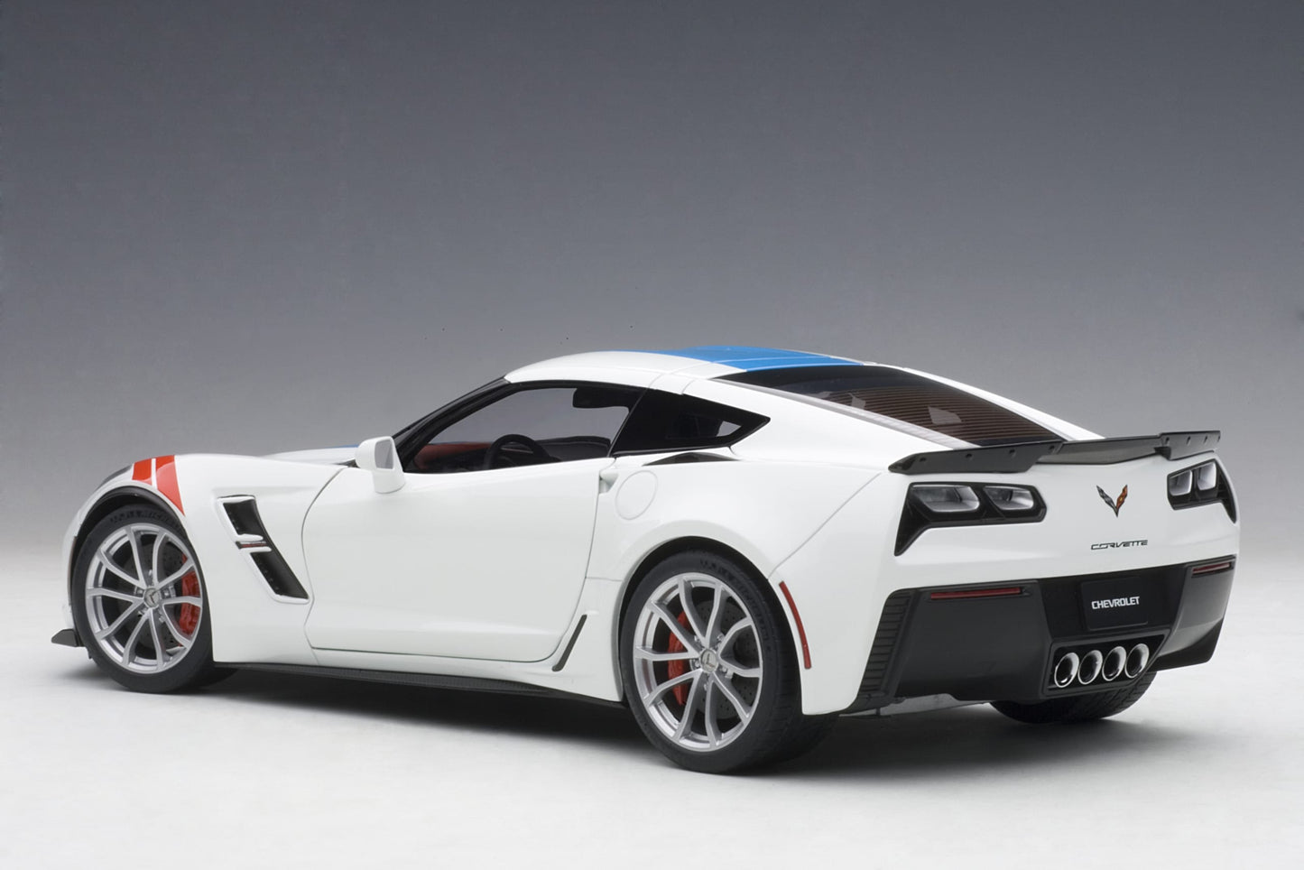 AUTOart 1:18 Chevrolet Corvette C7 Grand Sport (Artic White) 71271