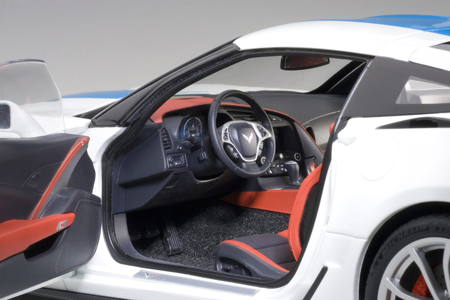 AUTOart 1:18 Chevrolet Corvette C7 Grand Sport (Artic White) 71271