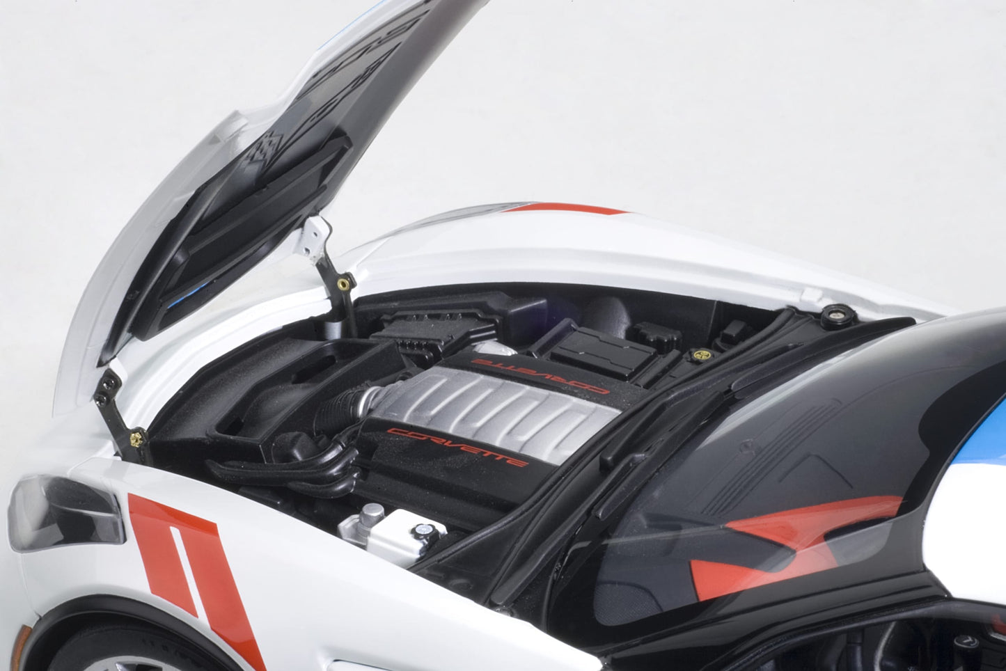 AUTOart 1:18 Chevrolet Corvette C7 Grand Sport (Artic White) 71271