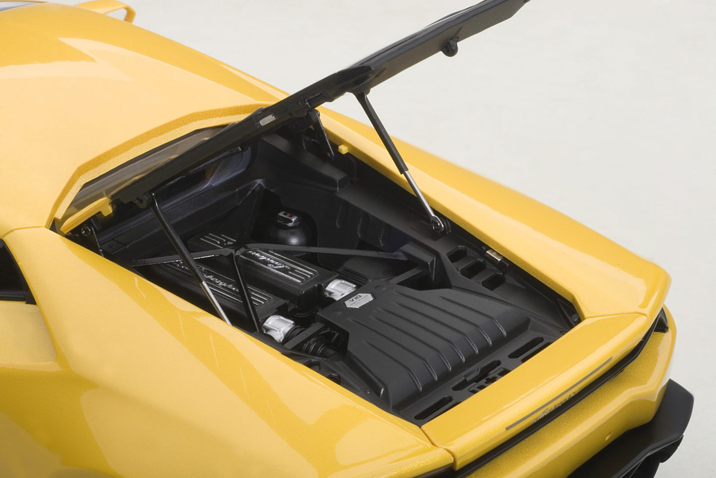 AUTOart 1:18 Lamborghini Huracan LP610-4 (Yellow) 74604