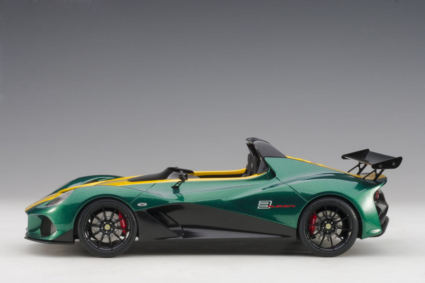 AUTOart 1:18 Lotus 3-Eleven (Green with Yellow stripes) 75392
