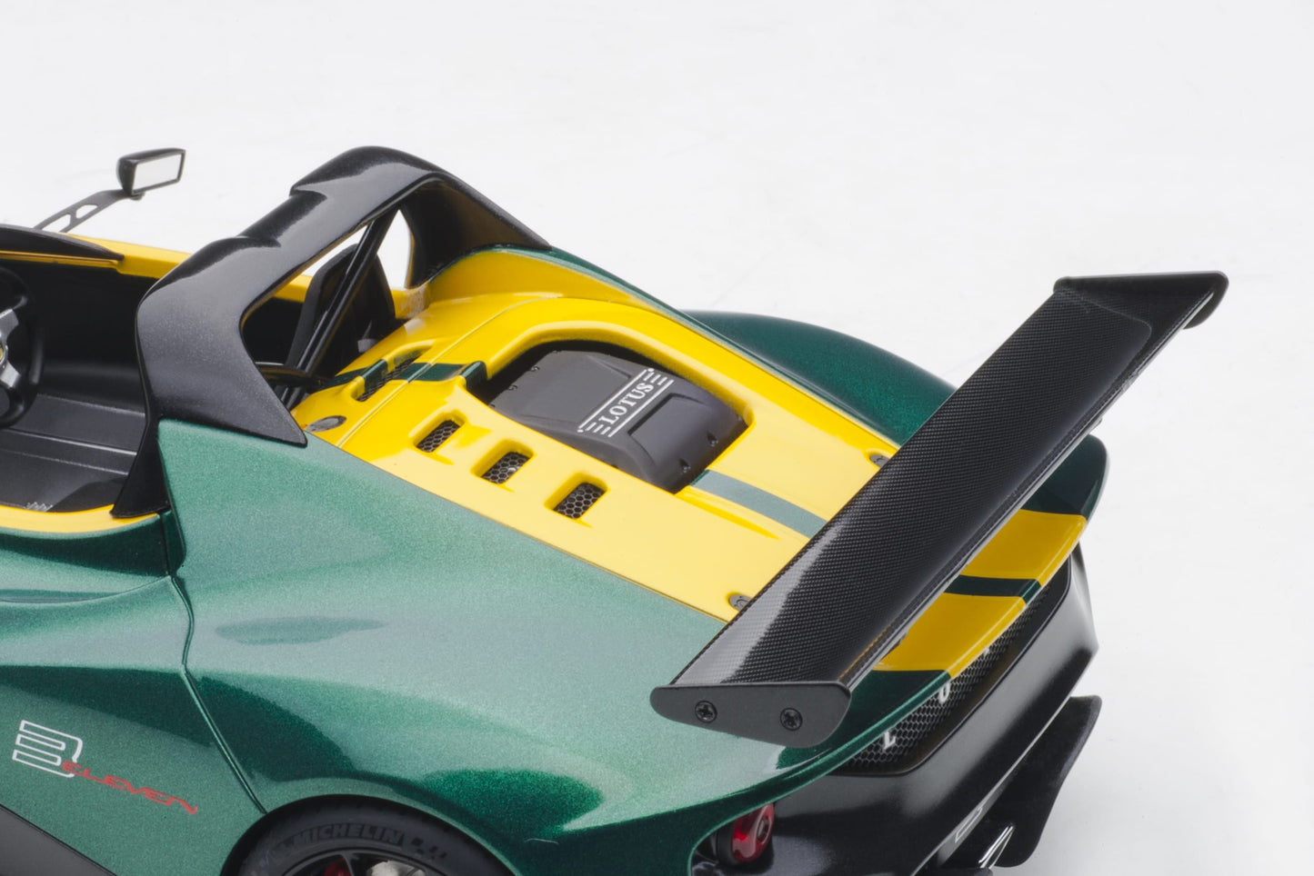 AUTOart 1:18 Lotus 3-Eleven (Green with Yellow stripes) 75392