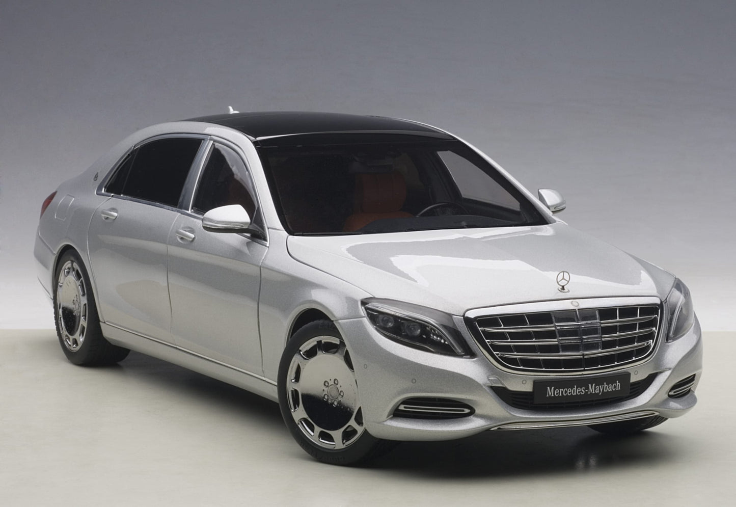 AUTOart 1:18 Mercedes-Maybach S-Klasse S600 (SWB) (Silver) 76292
