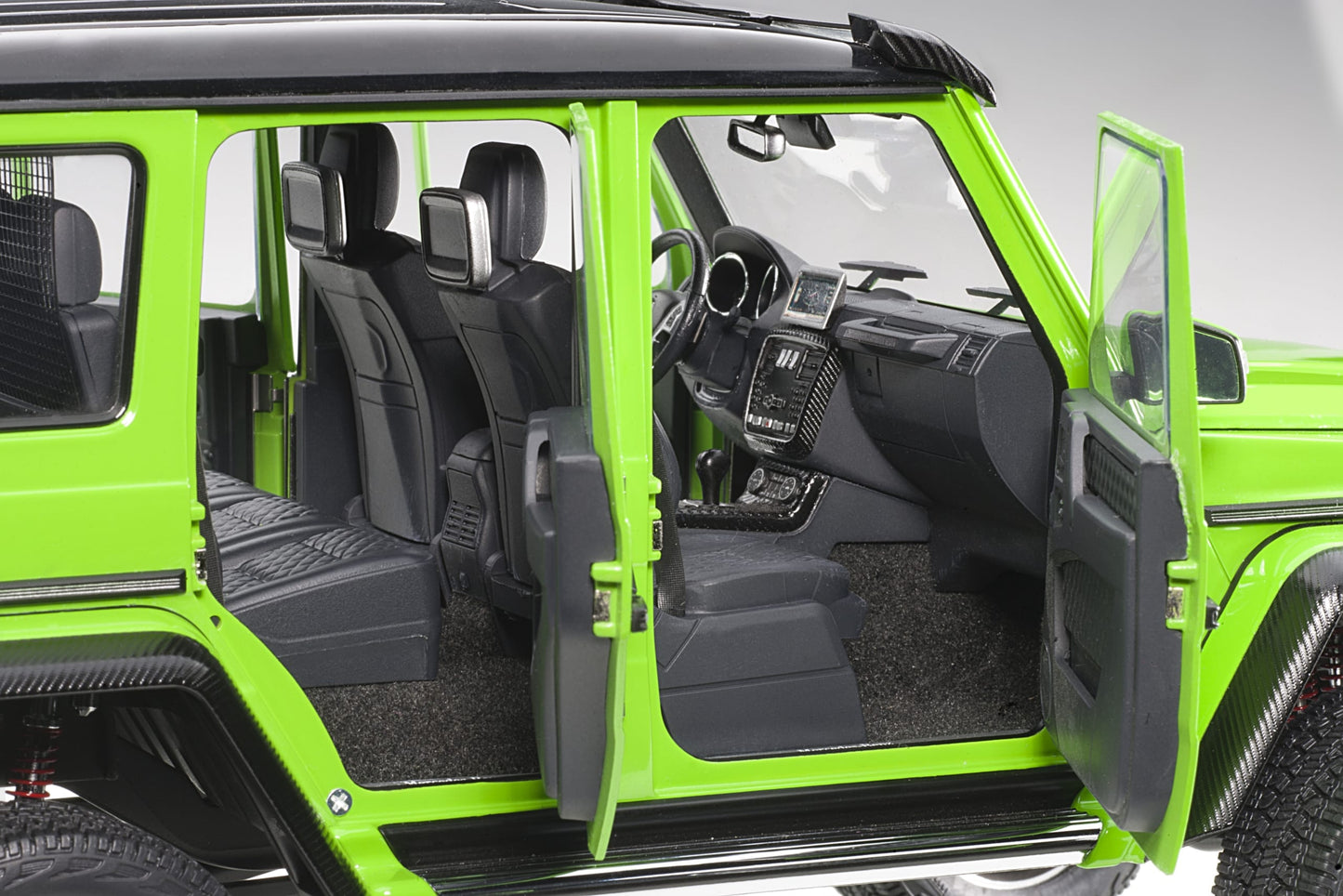 AUTOart 1:18 Mercedes-Benz G500 4×4² (Alien Green) 76315