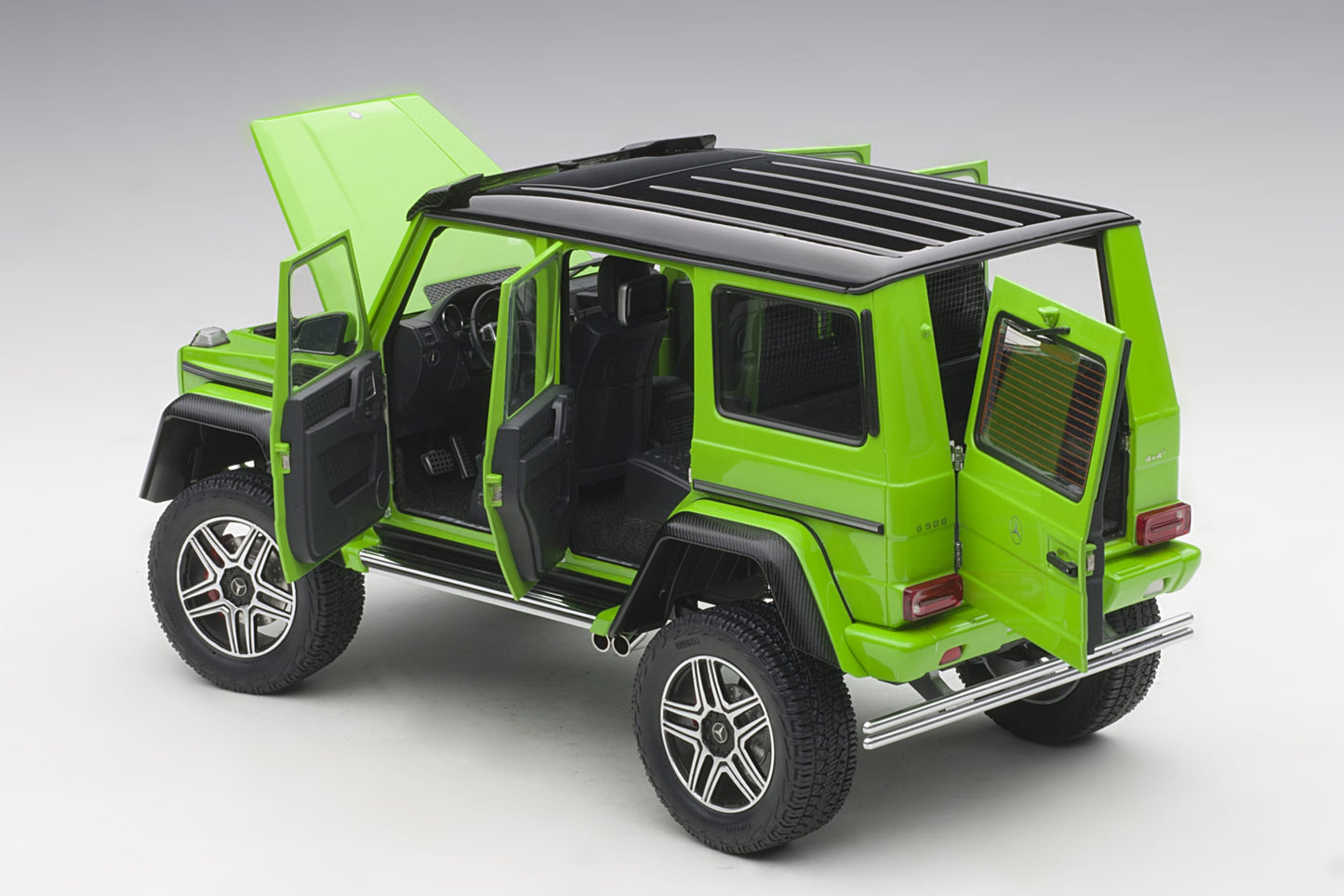 AUTOart 1:18 Mercedes-Benz G500 4×4² (Alien Green) 76315