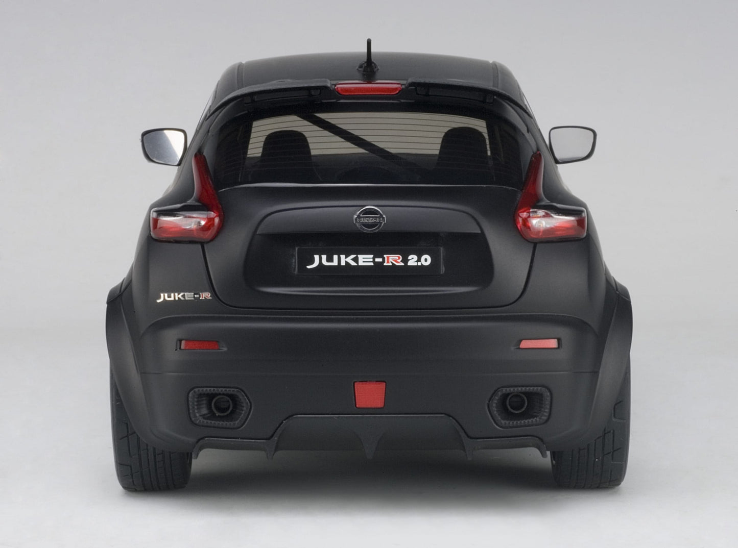 AUTOart 1:18 Nissan Juke-R 2.0 (Matt Black) 77458