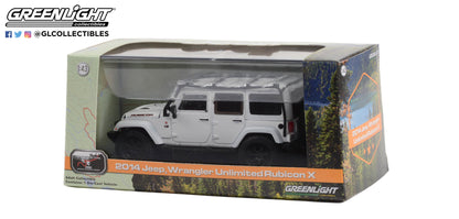 GreenLight 1:43 2014 Jeep Wrangler Unlimited Rubicon X with Off-Road Parts - Jeep Official Badge of Honor - The Rubicon Trail, Lake Tahoe, California - Bright White 86197
