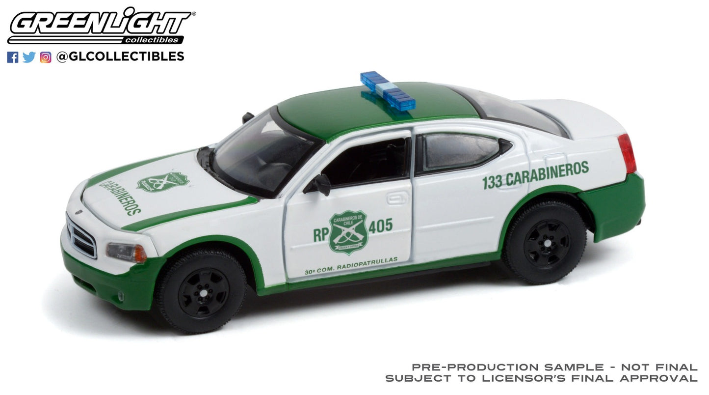 GreenLight 1:43 2006 Dodge Charger Police - Carabineros de Chile - White and Green 86605
