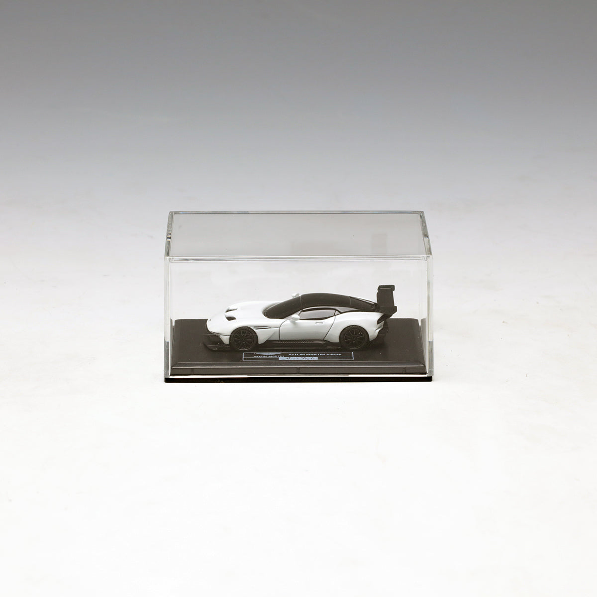 Frontiart AvanStyle 1:87 Aston Martin Vulcan White AS012-02