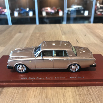 TSM 1:43 1979 Rolls Royce Silver Shadow II Park Ward Champagne TSM114318