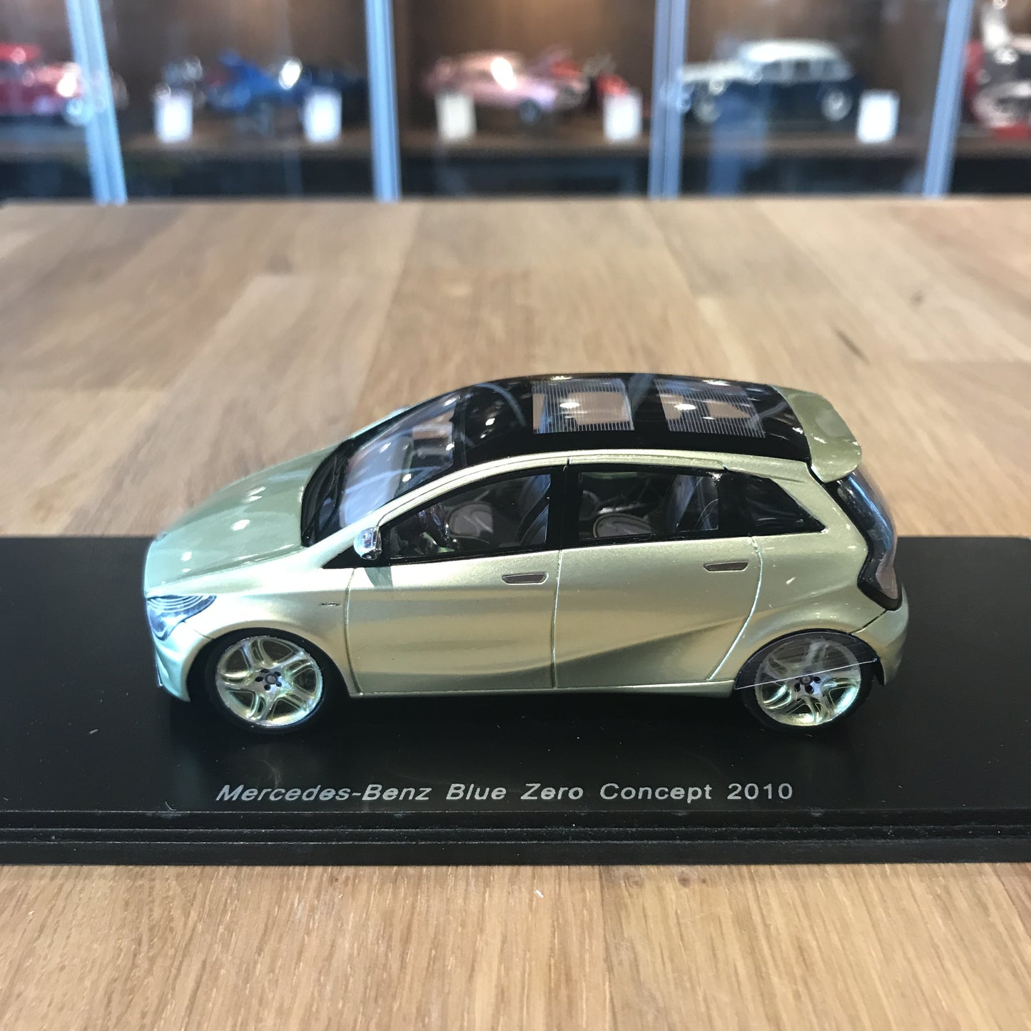 Spark 1:43 Mercedes-Benz Blue Zero Concept Gold 2010 S1056