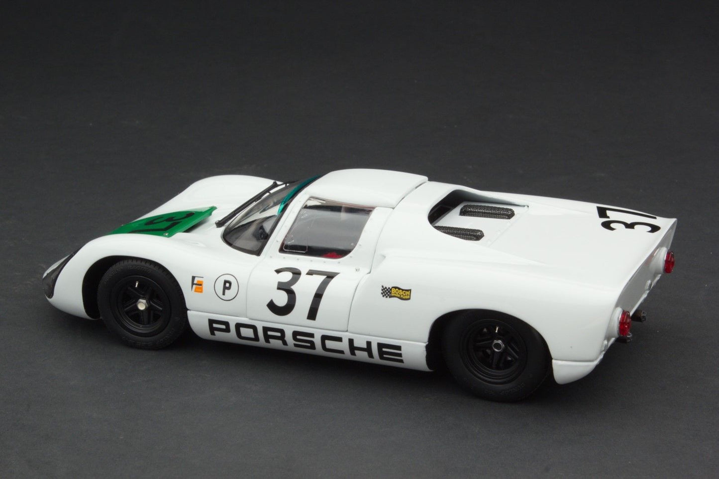 EXOTO 1:18 1967 Porsche 910 #37 Sebring 2nd in class 4th overall MTB00062
