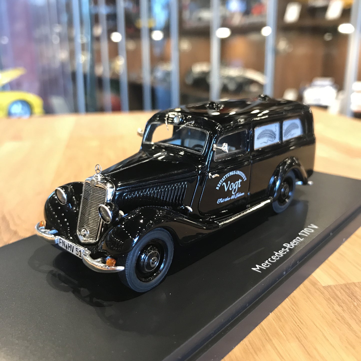 Schuco 1:43 Mercedes Benz 170V "Bestattungswagen" Hearse Black 450881300