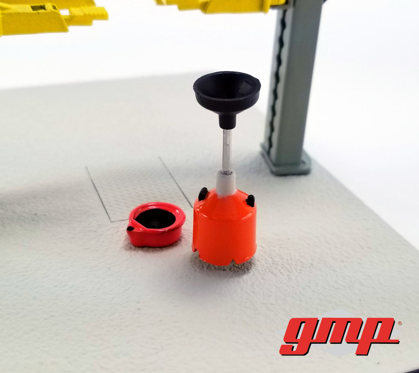 GMP 1:43 GMP Two Post Lift - Grey GMP-14312