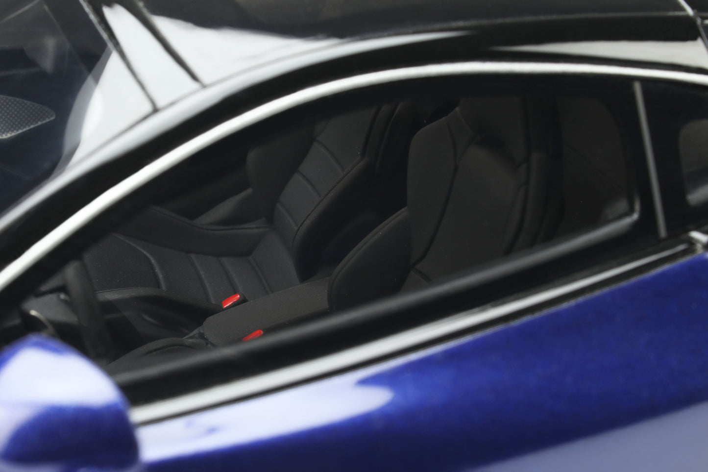 GT Spirit 1:18 2019 McLaren GT Namaka Blue GT818