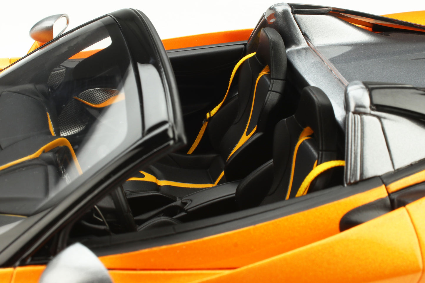 GT Spirit 1:18 McLaren 720S Spider GT819