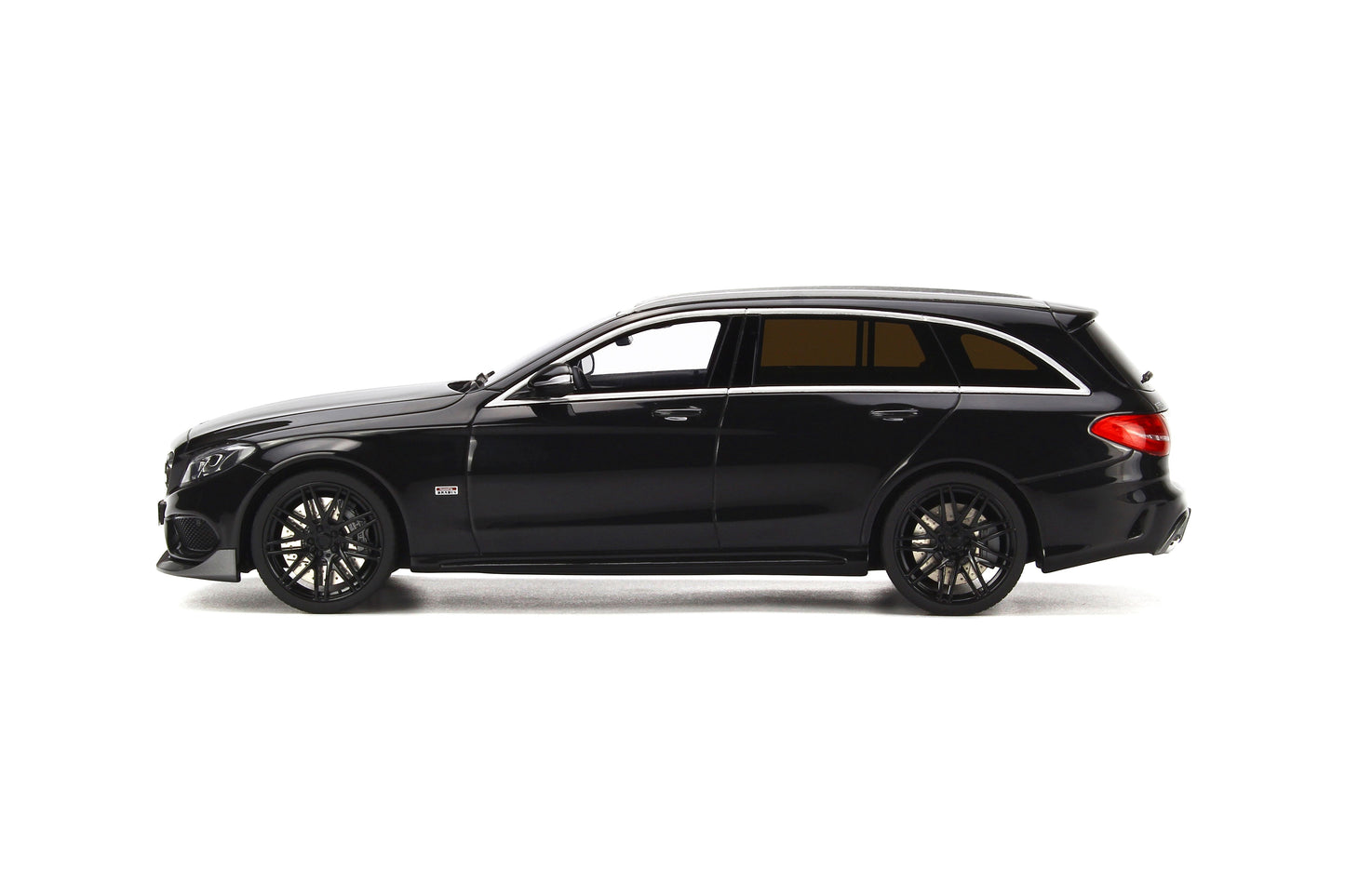GT Spirit 1:18 Mercedes Benz BRABUS C CLASS T-MODEL B25 Black GT180