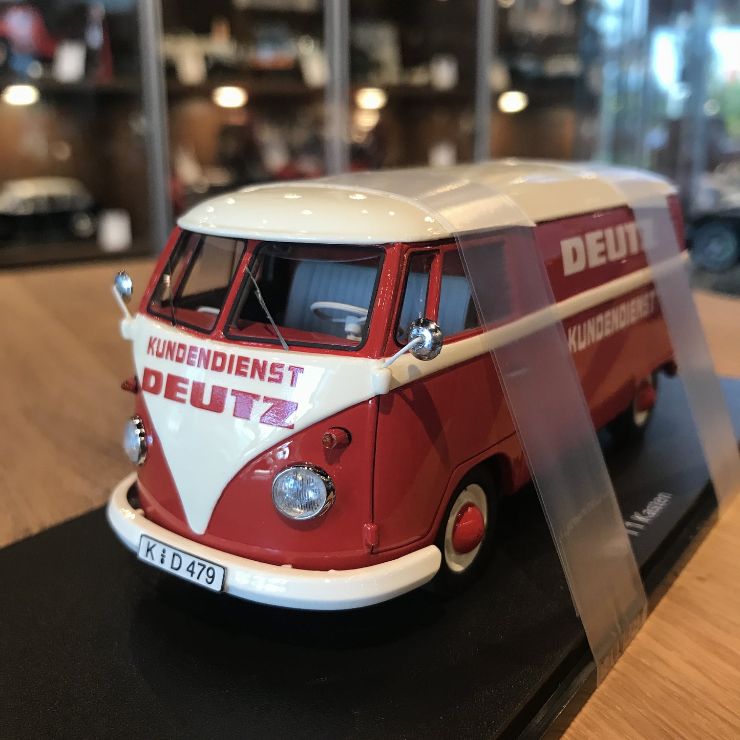 Schuco 1:32 Volkswagen T1 Kastenwagen Deutz Kundendienst Red 450892300