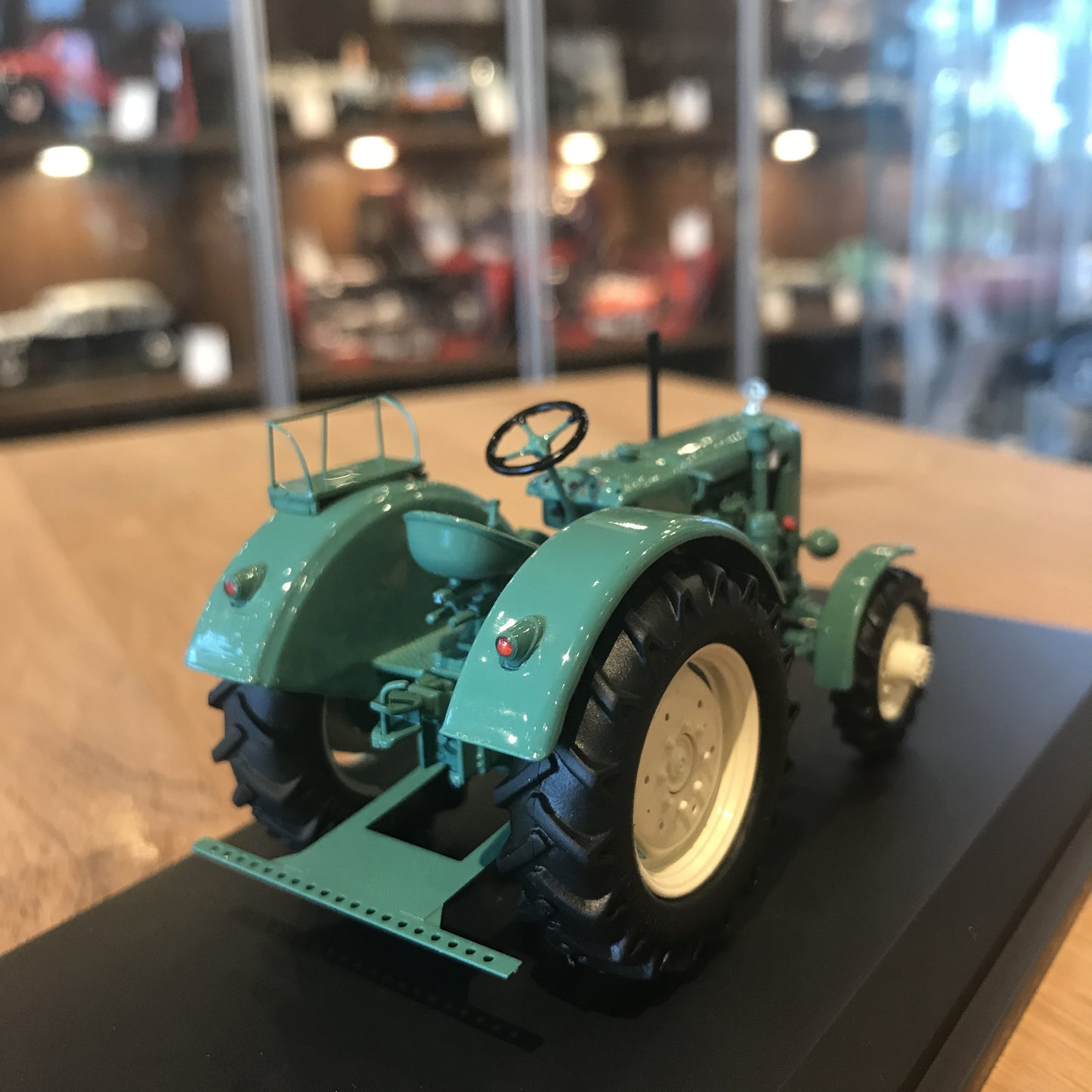 Schuco 1:43 Man 4S2 Tractor Green 450284600