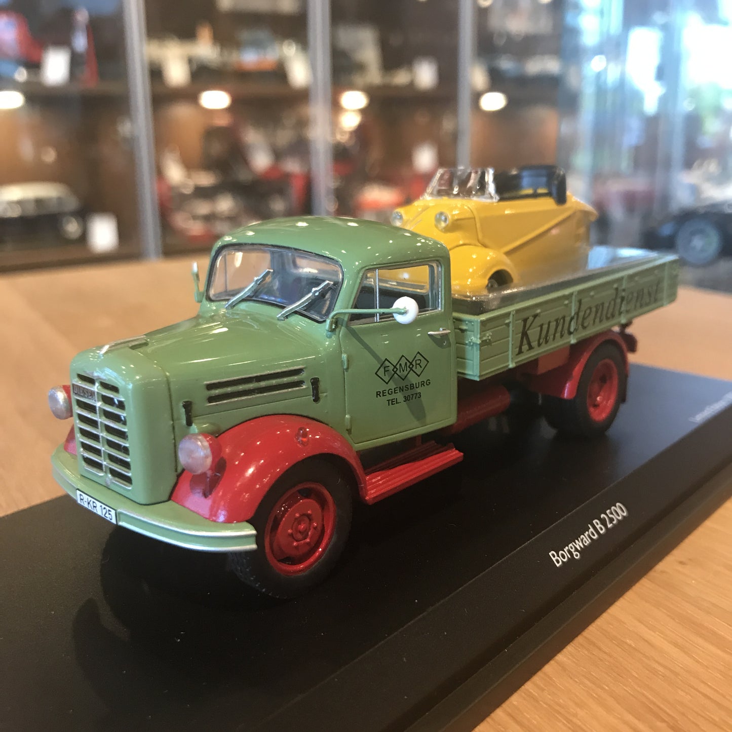Schuco 1:43 Borgward B2500 "Messerschmitt-Service" with Messerschmitt Kabinenroller 450345500