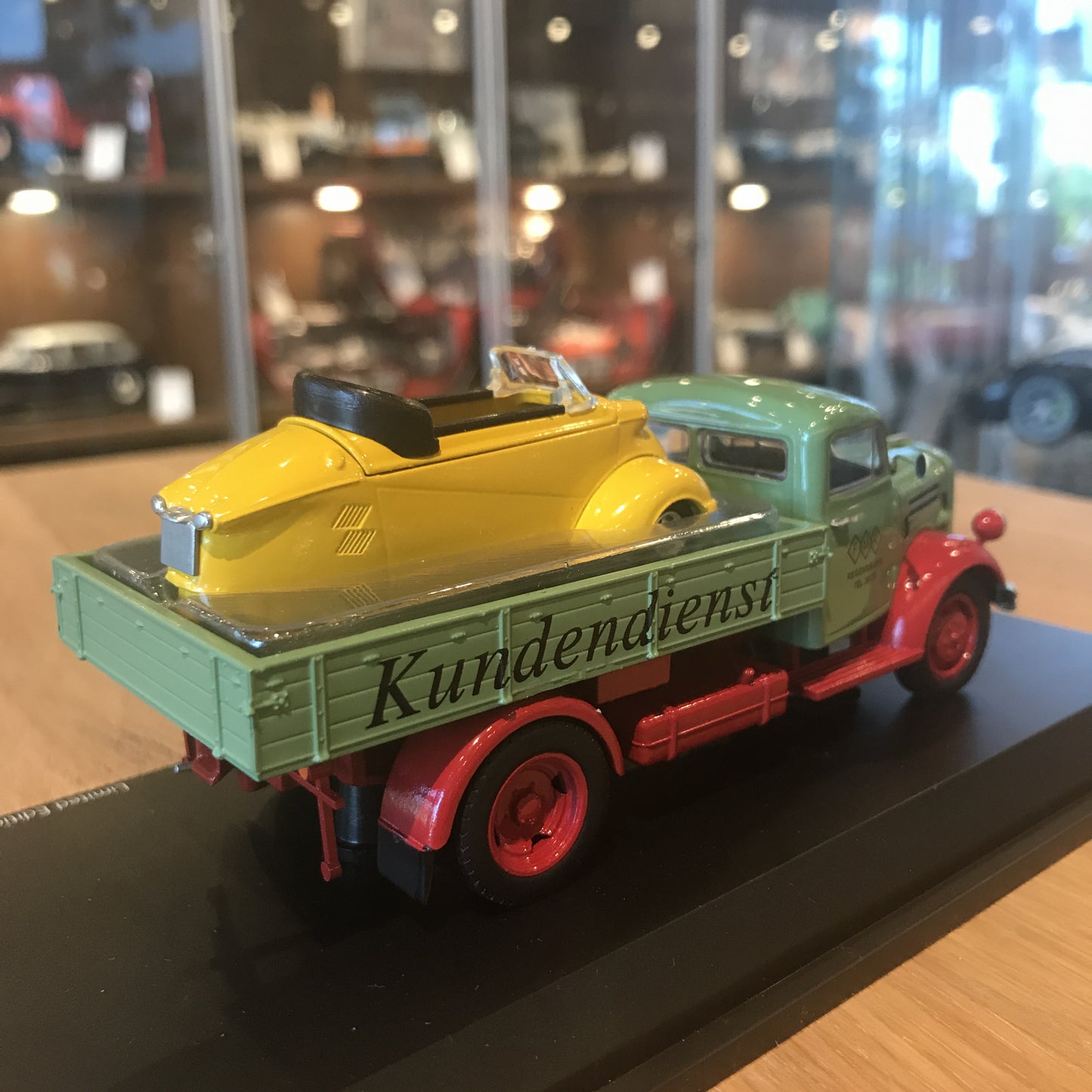 Schuco 1:43 Borgward B2500 "Messerschmitt-Service" with Messerschmitt Kabinenroller 450345500