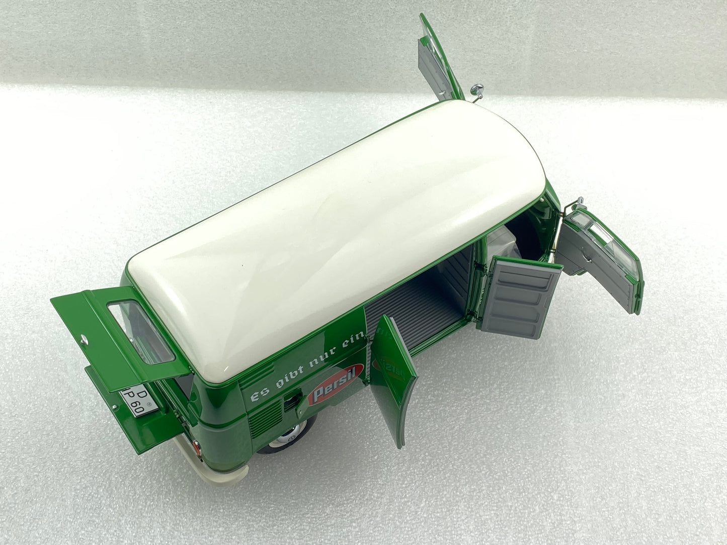 Schuco 1:18 Volkswagen T1b transporter Persil Year 1959-63 450036600 (Paint is flawed / Clearance Final Sale)