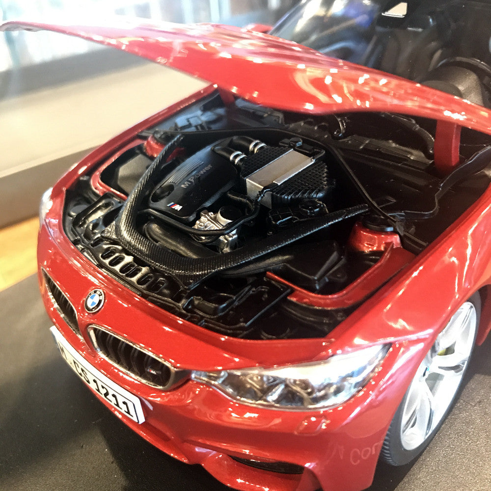 Paragon 1:18 BMW M4 Coupe Sakhir Orenge PA-97101