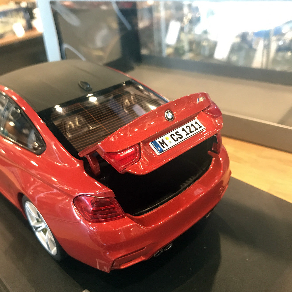Paragon 1:18 BMW M4 Coupe Sakhir Orenge PA-97101