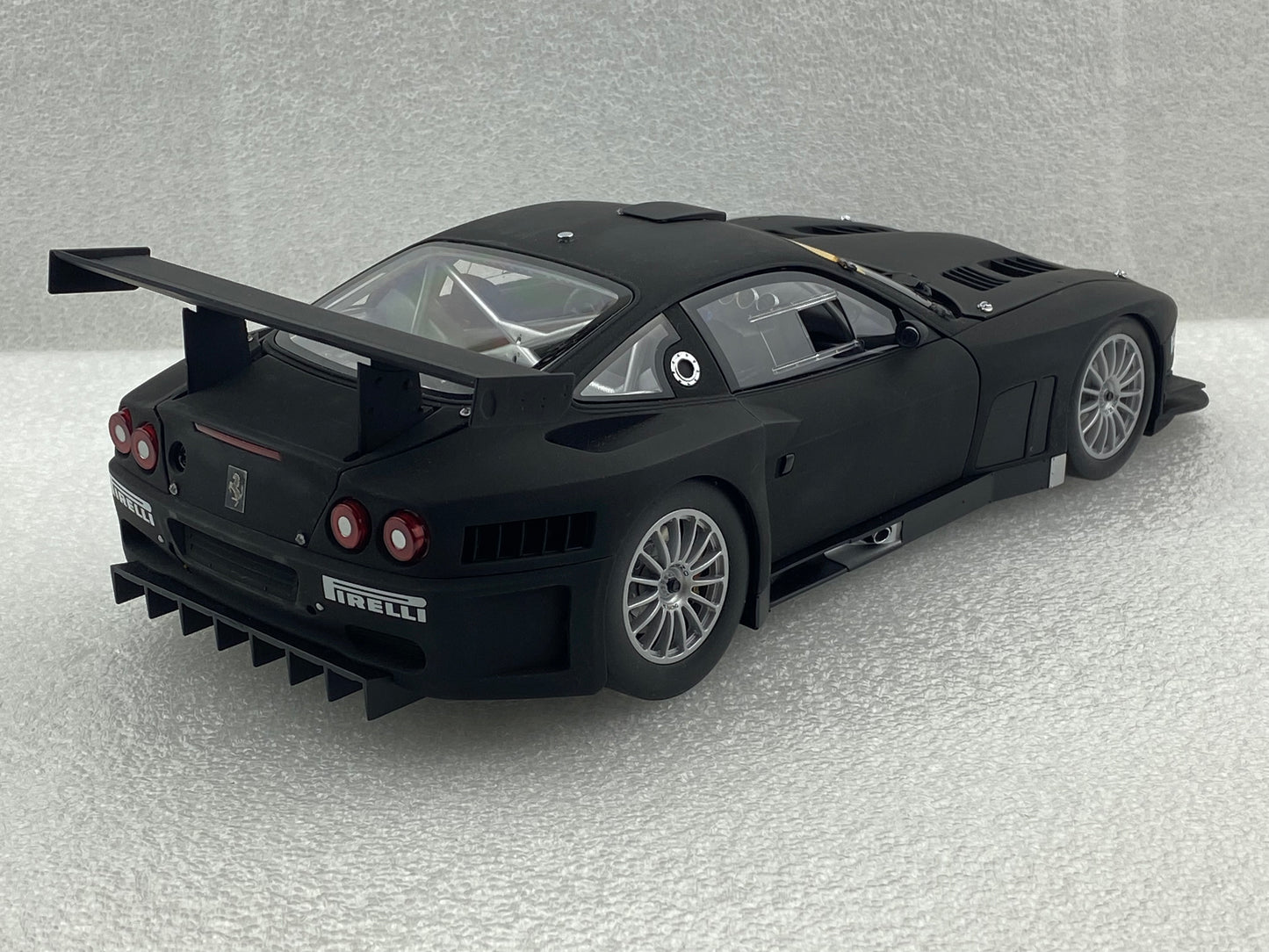 Kyosho 1:18 Ferrari 575 GTC Evoluzione 2005 Matt Black 08392A