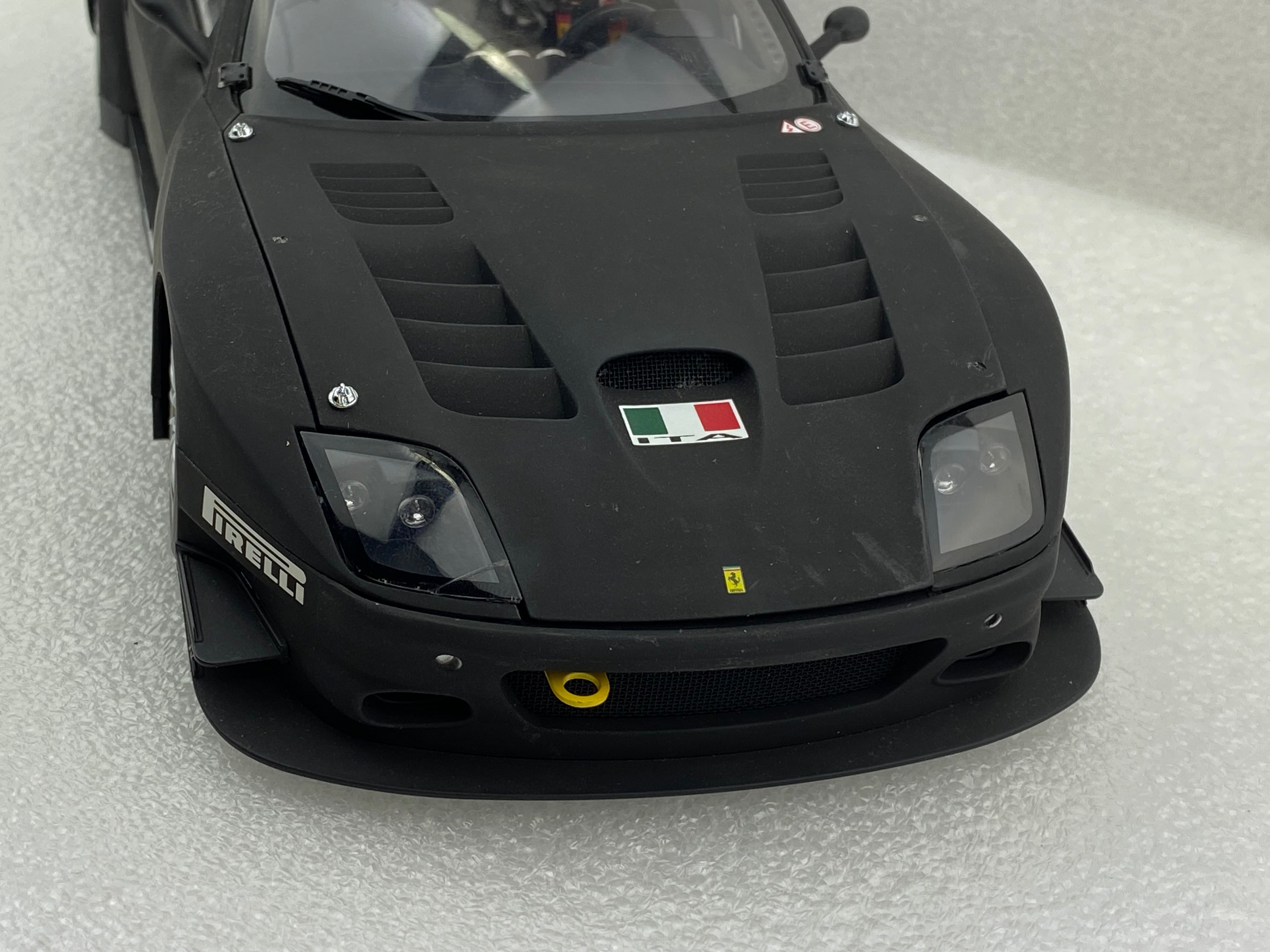 Kyosho 1:18 Ferrari 575 GTC Evoluzione 2005 Matt Black 08392A (Damaged – YomaCarModel Kyosho 1:18 Ferrari 575 GTC Evoluzione 2005 Matt Black 08392A (Damaged – YomaCarModel
