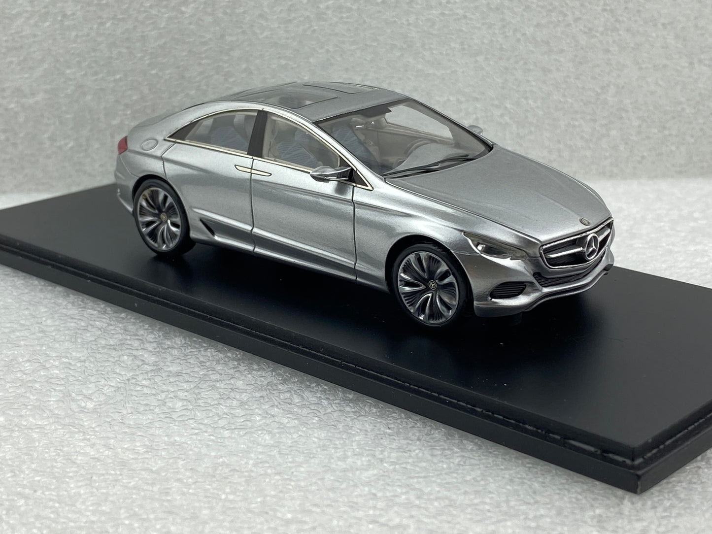 Spark 1:43 Mercedes-Benz F800 Concept 2010 Silver S1055