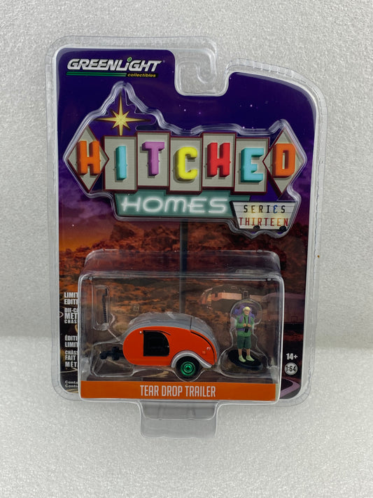 GreenLight Green Machine 1:64 Hitched Homes Series 13 - Teardrop Trailer with Backpacker Figure - Bright Orange and Silver 34130-F