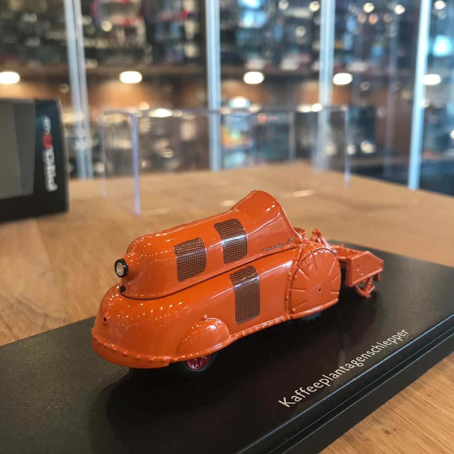 Schuco 1:43 Coffee plantation Tractor orange 450895000