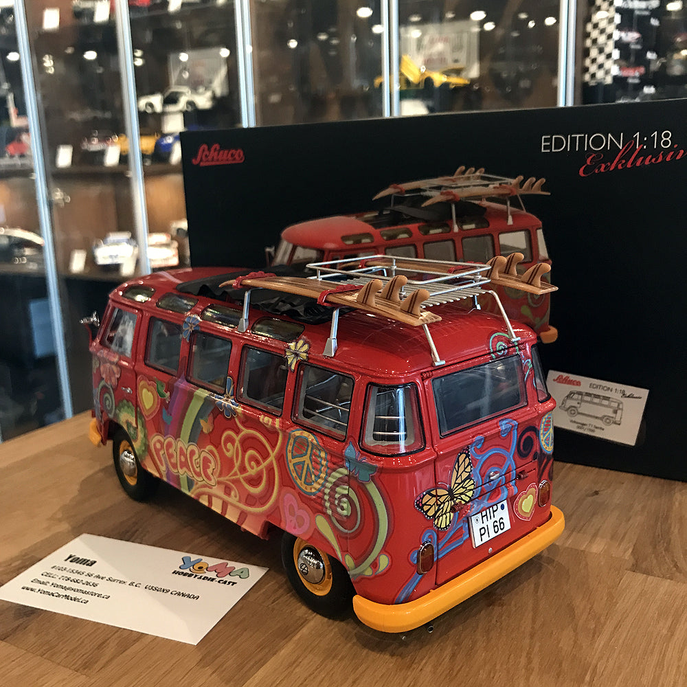 Schuco 1:18 Volkswagen T1 Samba "Hippie" with roof tracks and surfboards 450028300