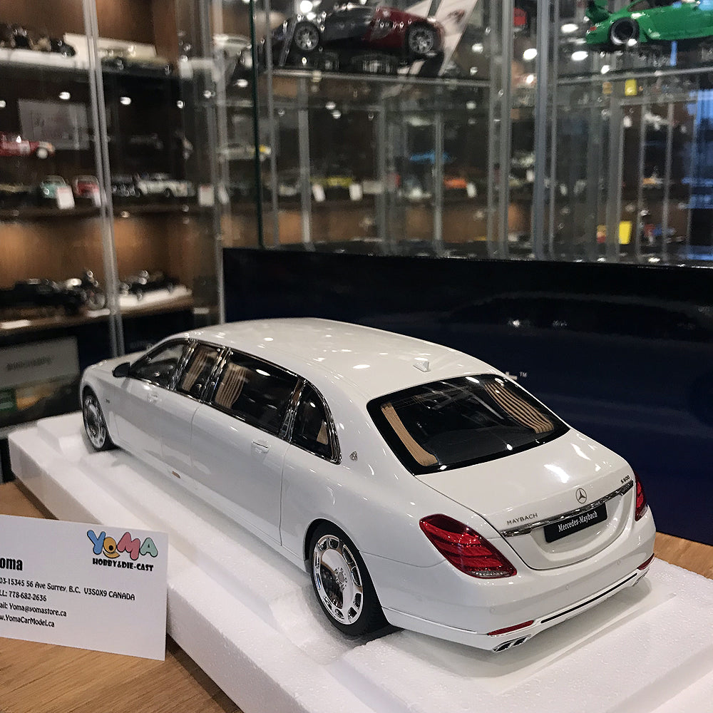 AUTOart 1:18 Mercedes-Maybach S-Klasse S600 Pullman White 76296