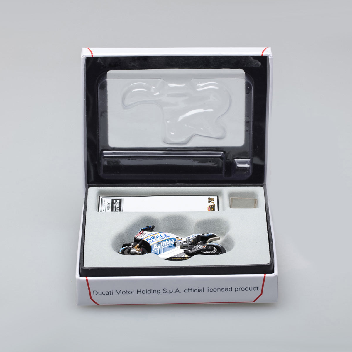 Spark 1:43 Ducati GP15 #76 Loris Baz Reale Avintia Racing Qatar MotoGP 2017 M43025