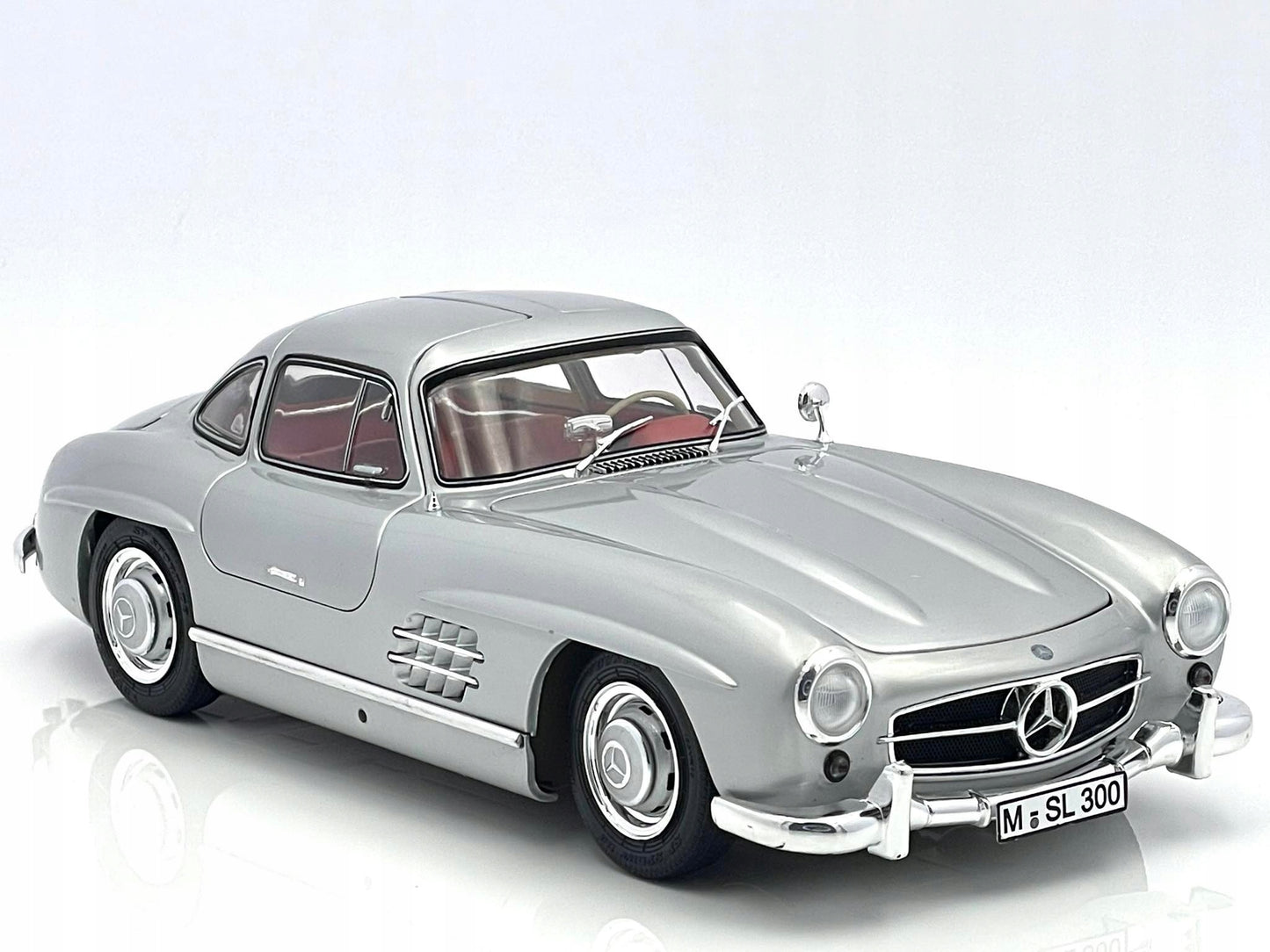 Schuco 1:18 Mercedes-Benz 300 SL Coupe Gullwing (W198) 1954 Silver 450045000