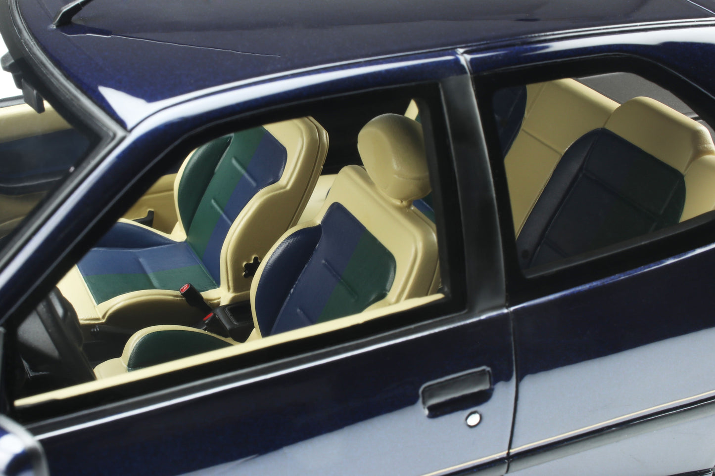OTTO 1:18 Peugeot 306 Eden Park OT385