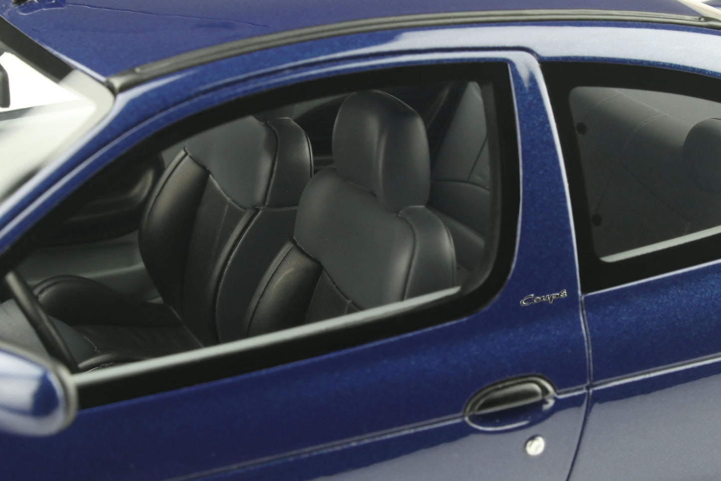 OTTO 1:18 1995 Renault Megane 1 Coupe 2.0 16V Blue OT953