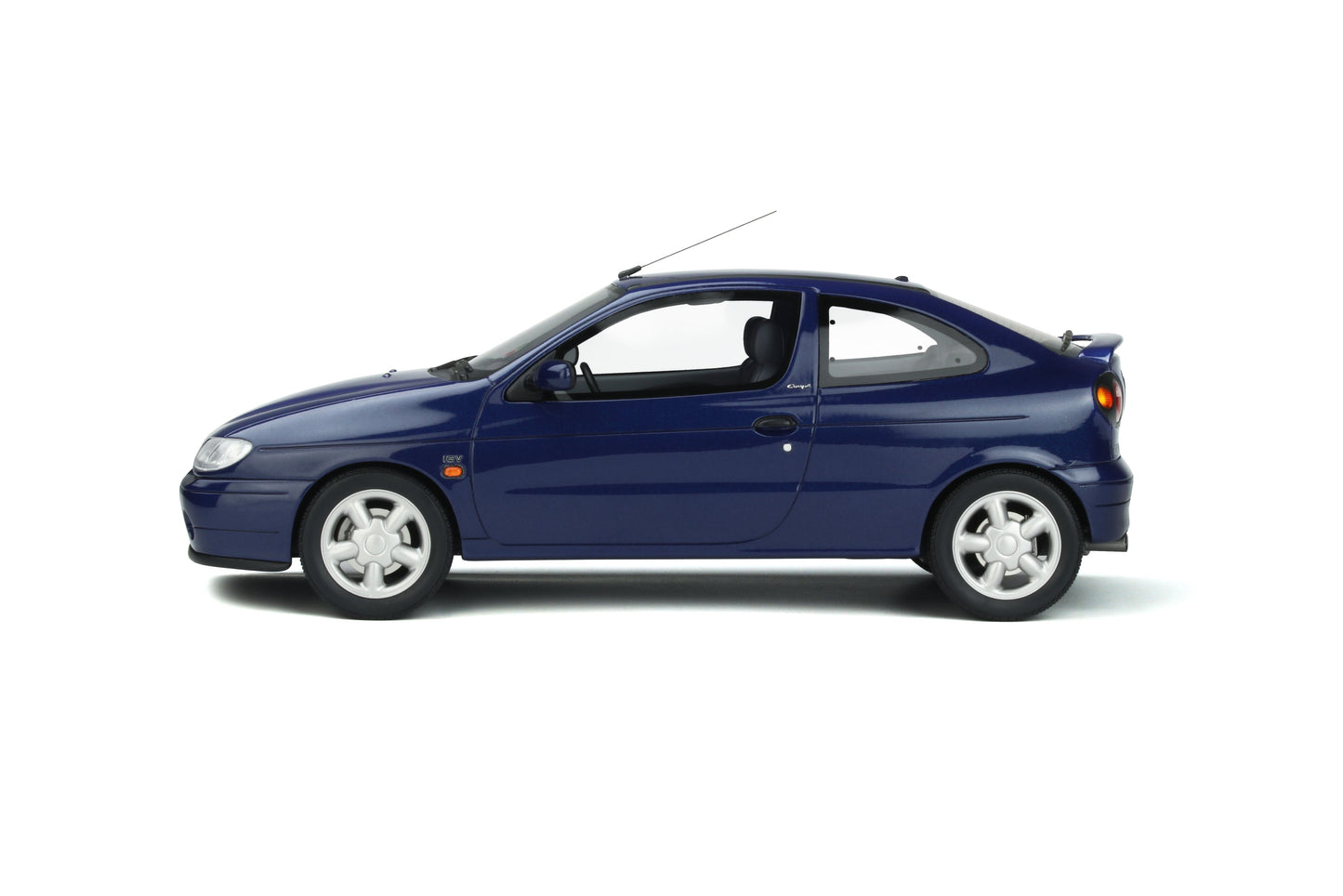 OTTO 1:18 1995 Renault Megane 1 Coupe 2.0 16V Blue OT953