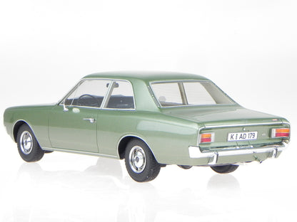 Minichamps 1:18 Opel Rekord C Saloon 1966 Green Metallic 107047000