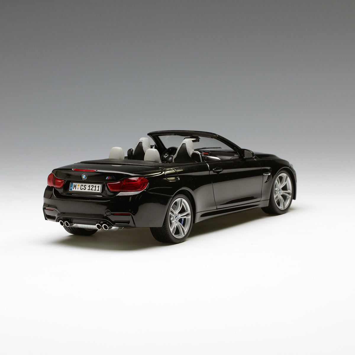 Paragon 1:18 BMW M4 Cabrio Black PA-97112