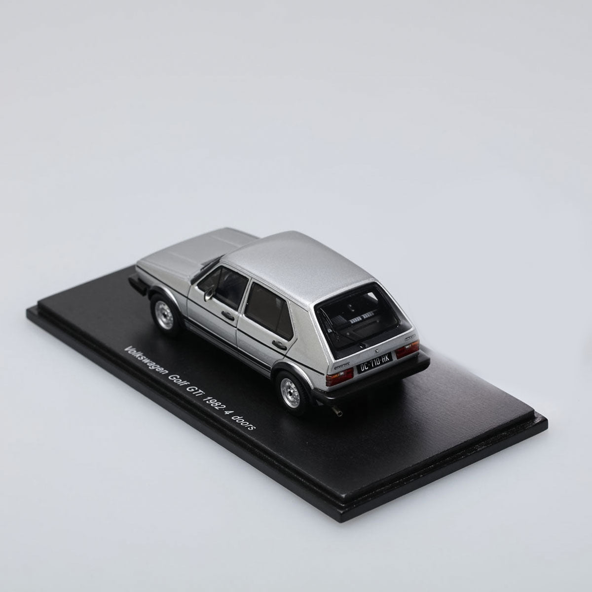 Spark 1:43 Volkswagen Golf GTI 1982 S3213