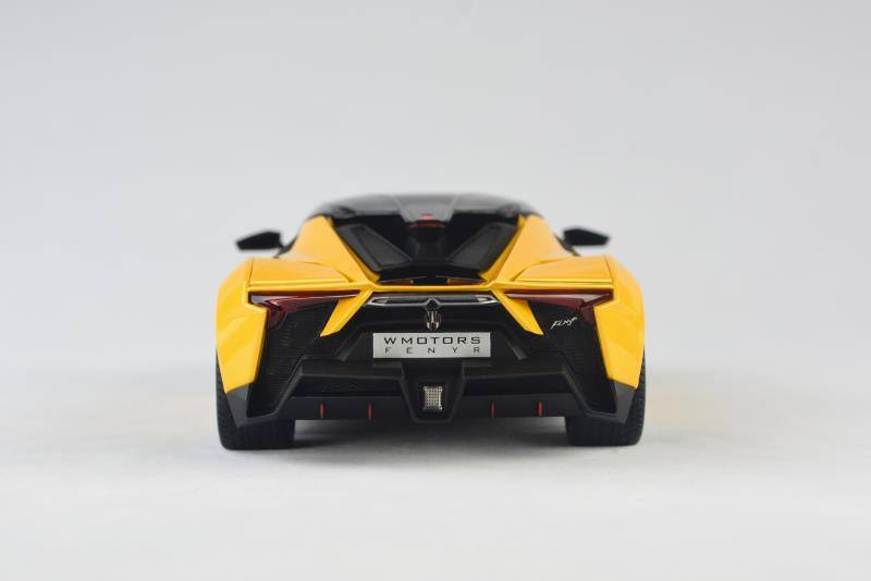 Frontiart SophiArt 1:18 W Motors Fenyr Supersport after Lykan Yellow SA003-68