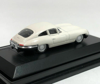 Schuco 1:87 Jaguar E-Type Coupe white 452627400
