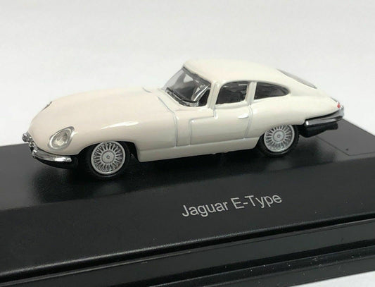 Schuco 1:87 Jaguar E-Type Coupe white 452627400